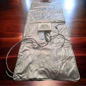 Two zone sauna blanket